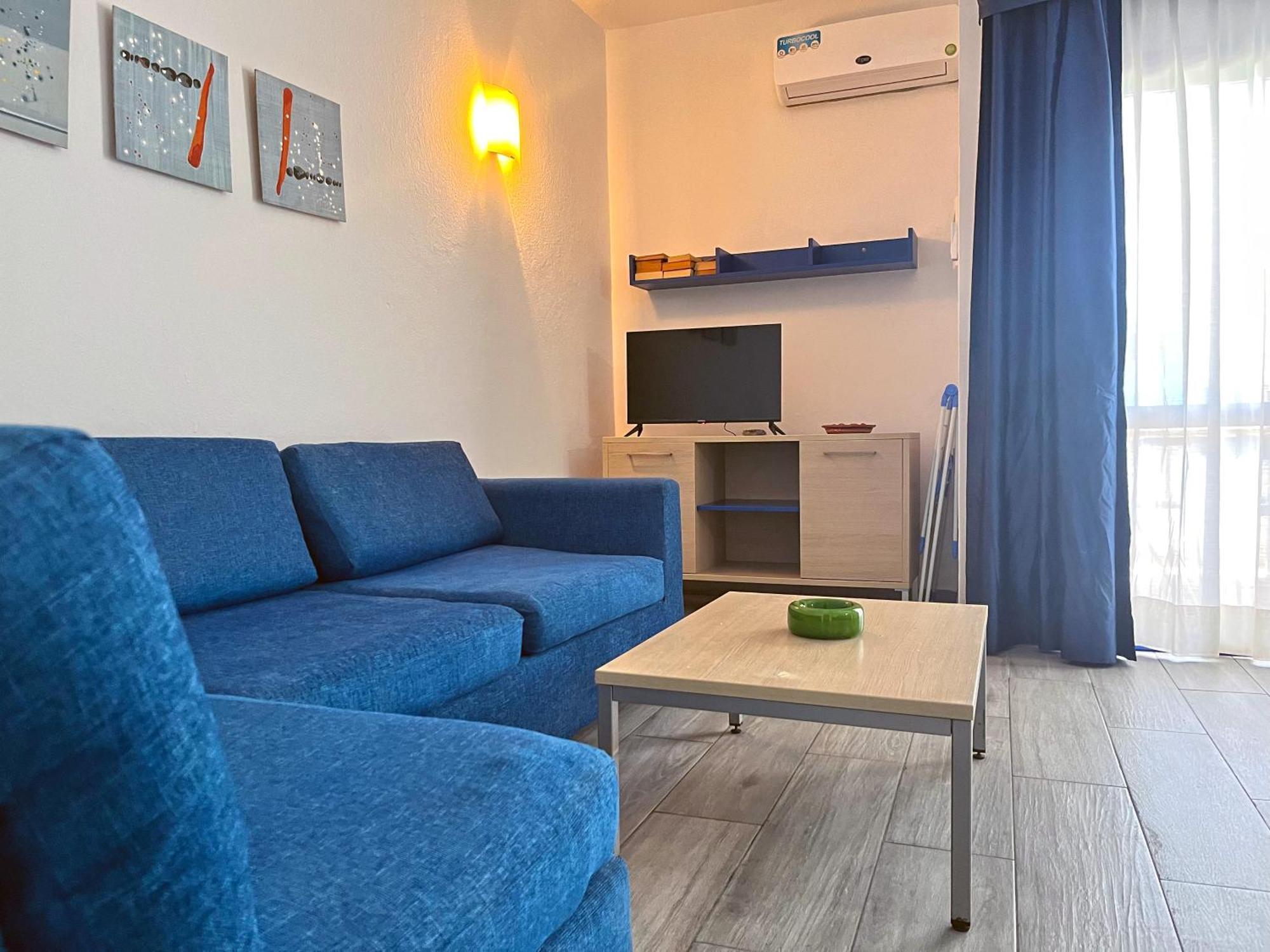 L12a Bright, Well Furnished, Close To The And Village Centre