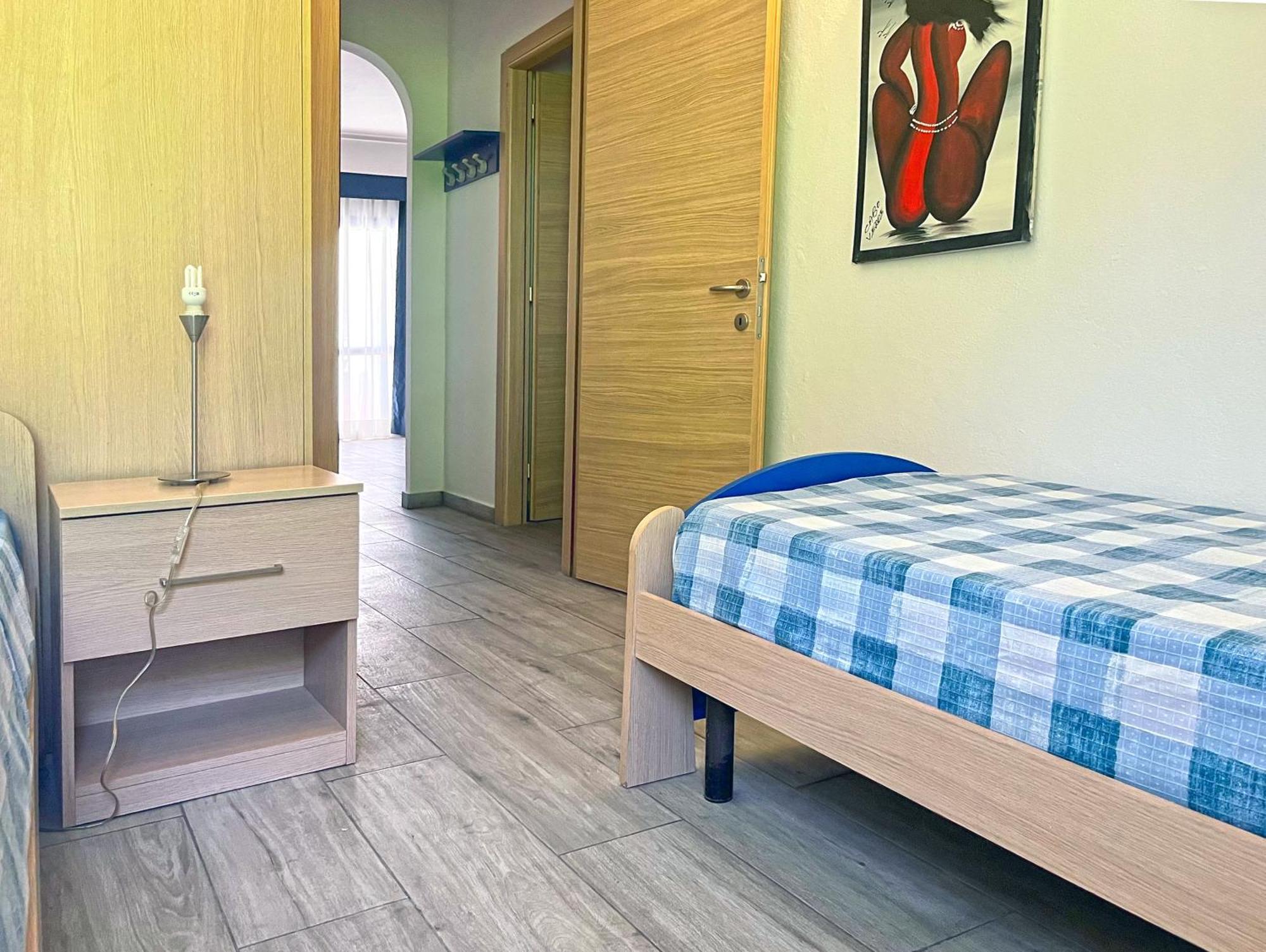 Apartamento L12a Bright, Well Furnished, Close To The And Village Centre